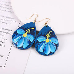 Acrylic earrings with teardrop-shaped flowers - GrandNonStop